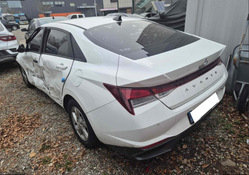 아반떼(AVANTE)