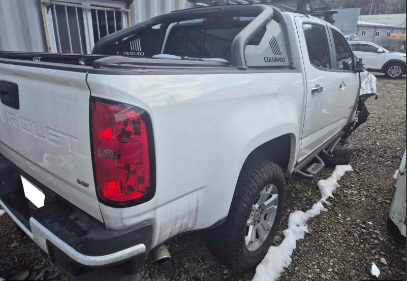 CHEVROLET COLORADO AWD