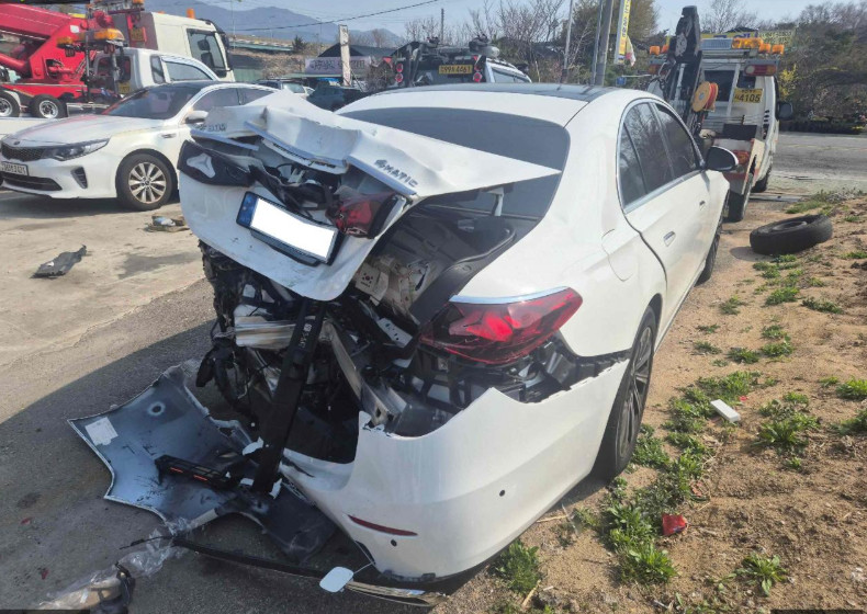 Mercedes-Benz E 300 4MATIC