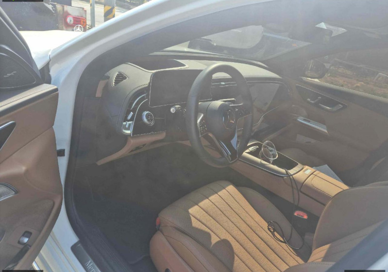 Mercedes-Benz E 300 4MATIC