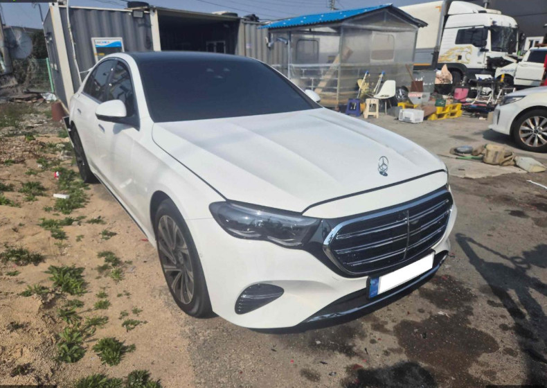 Mercedes-Benz E 300 4MATIC