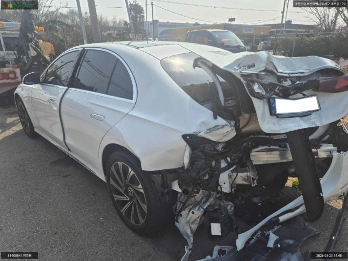 Mercedes-Benz E 300 4MATIC