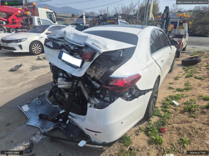 Mercedes-Benz E 300 4MATIC