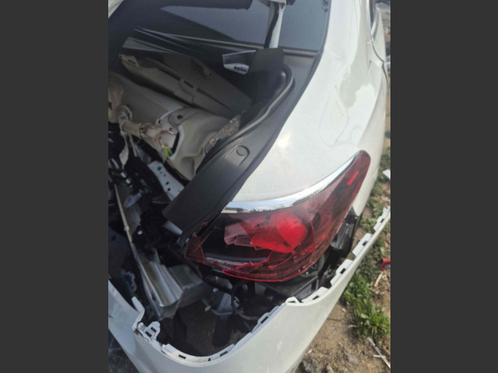 Mercedes-Benz E 300 4MATIC