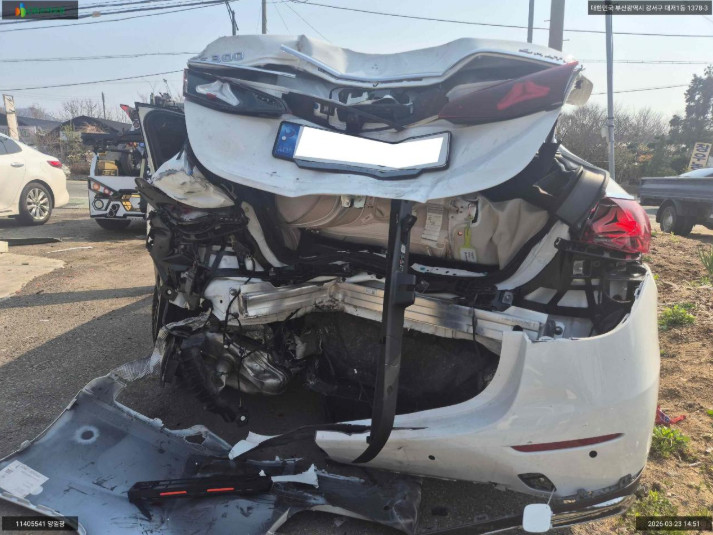 Mercedes-Benz E 300 4MATIC