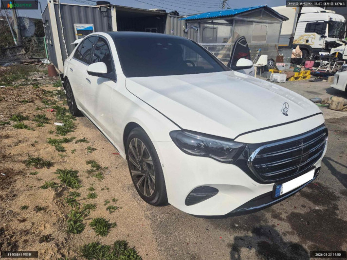 Mercedes-Benz E 300 4MATIC