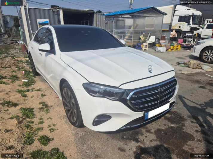 Mercedes-Benz E 300 4MATIC