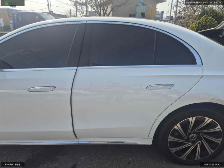 Mercedes-Benz E 300 4MATIC