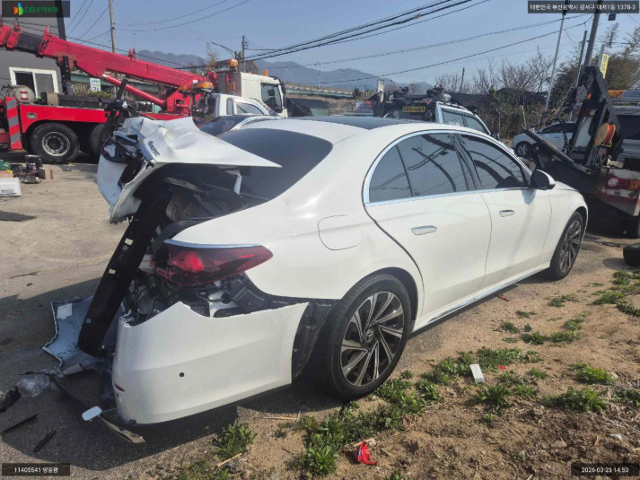 Mercedes-Benz E 300 4MATIC