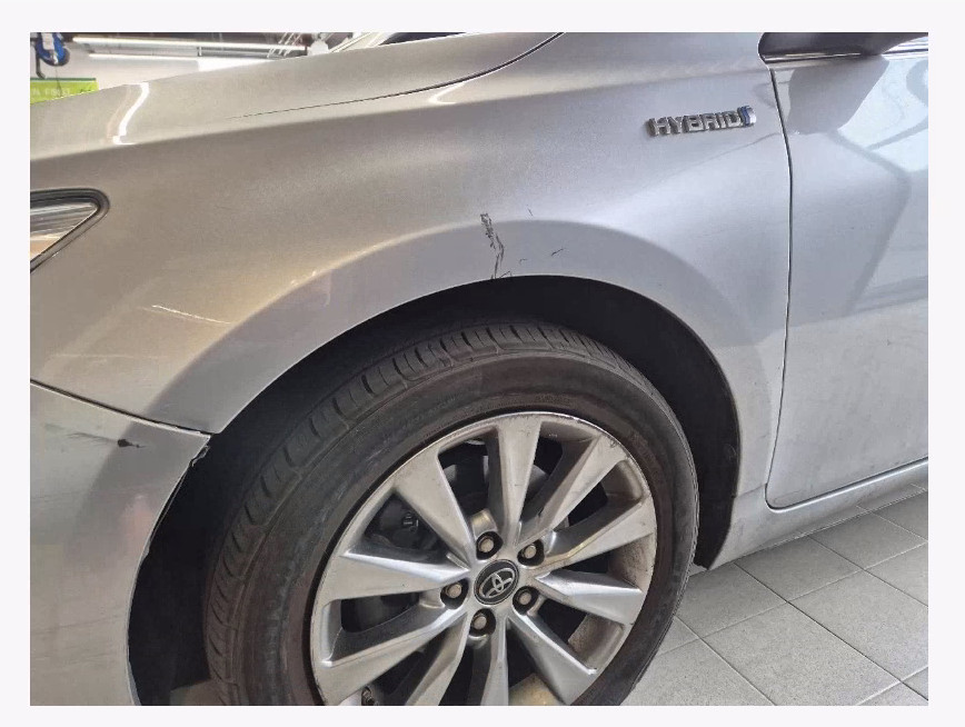 토요타 Camry Hybrid LE