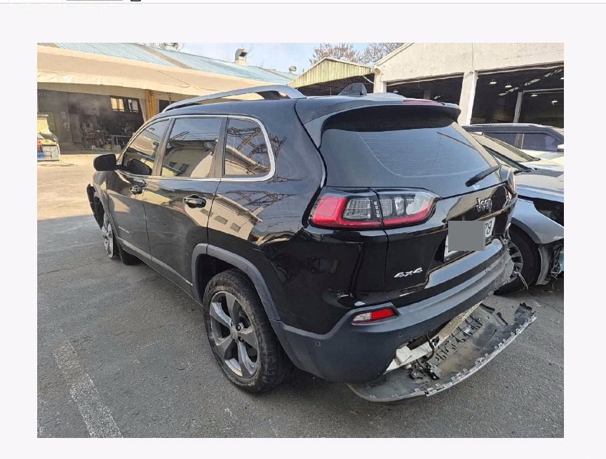 짚 체로키 2.4 AWD