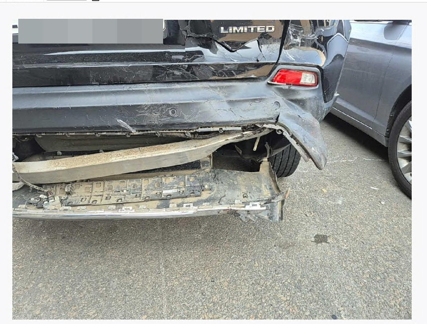 짚 체로키 2.4 AWD