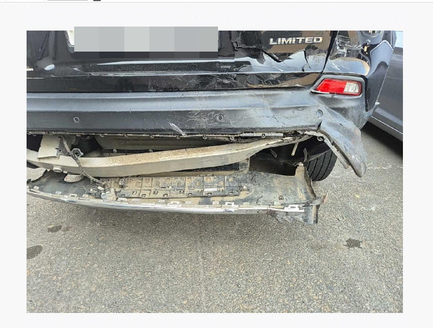 짚 체로키 2.4 AWD