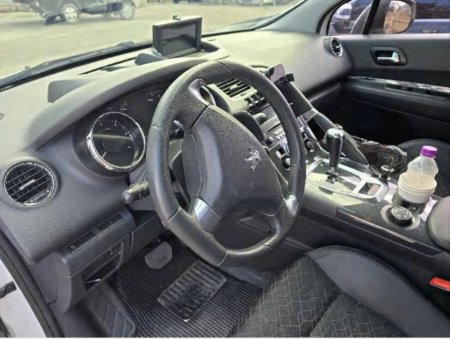 푸조 3008 1.6 e-HDi