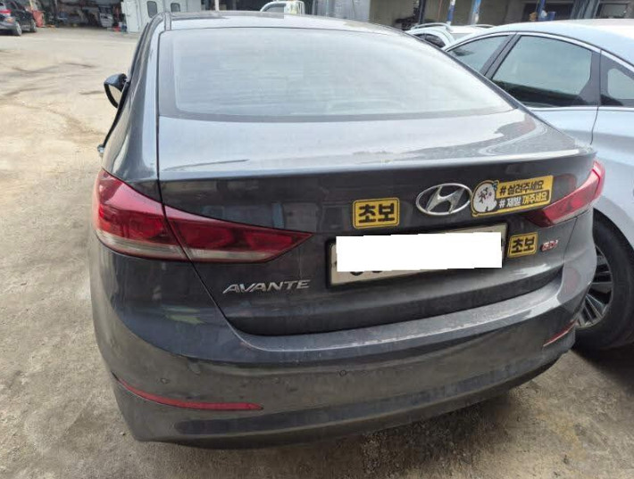 아반떼(AVANTE)