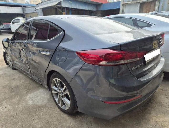 아반떼(AVANTE)