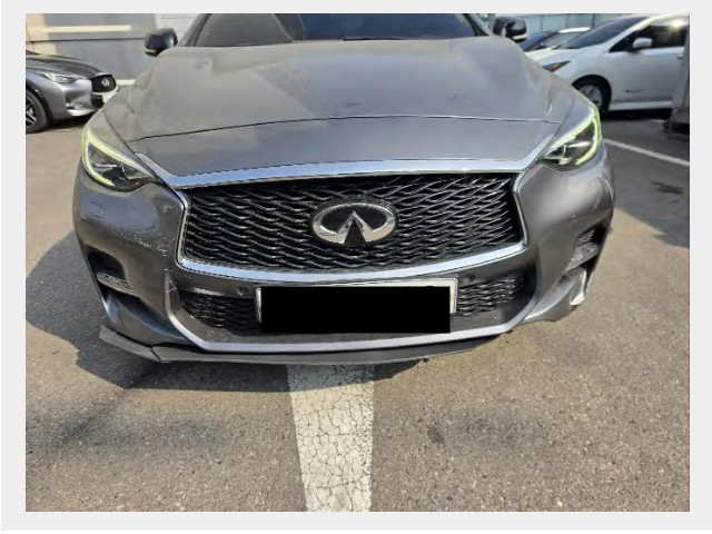 INFINITI Q30