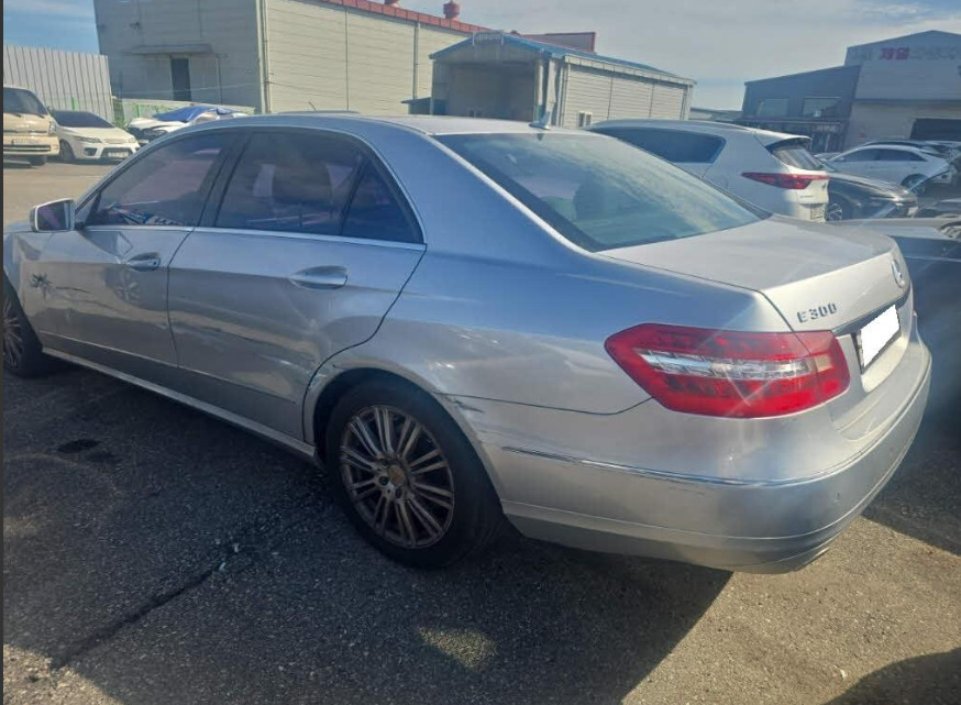 E300