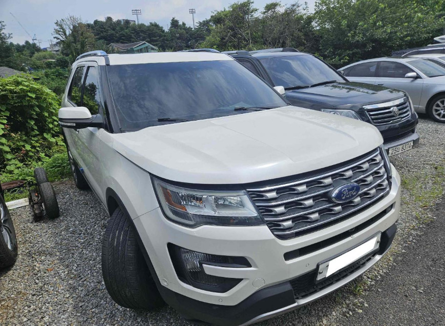 Explorer 2.3 AWD