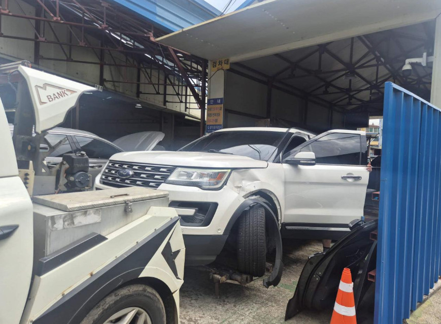 Explorer 2.3 AWD