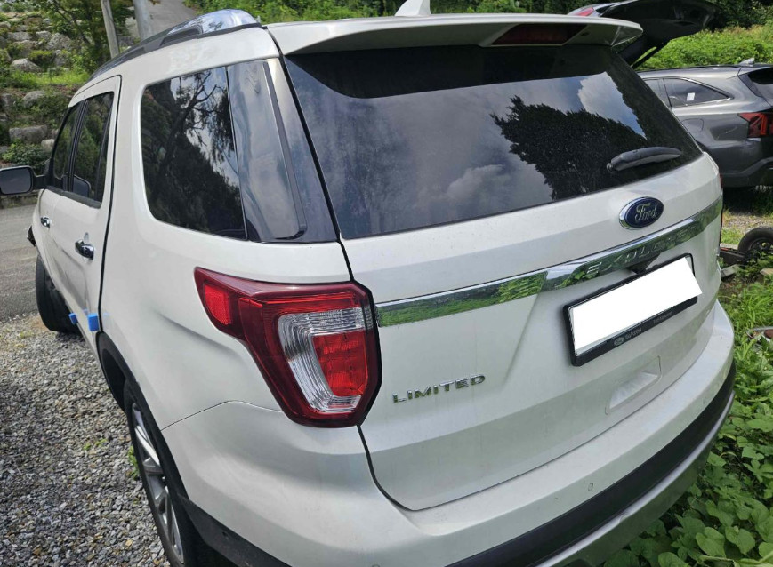 Explorer 2.3 AWD