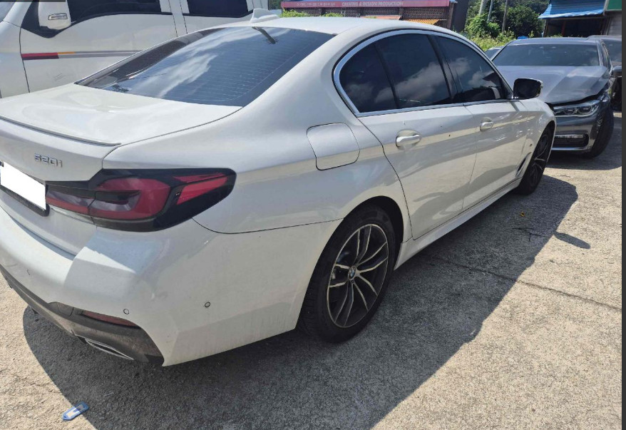 BMW 520i